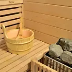 Tuecsoektanya Vendeghaz Willa *