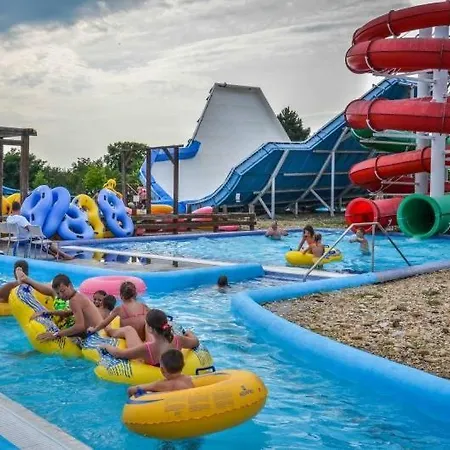 Вилла Tuecsoektanya Vendeghaz *