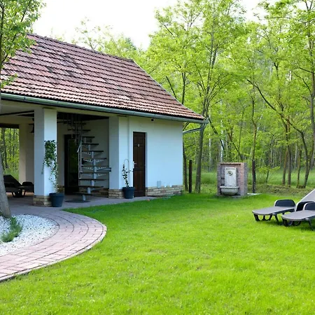 Villa Tuecsoektanya Vendeghaz