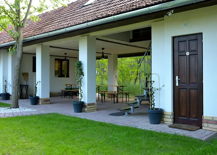Tuecsoektanya Vendeghaz Villa *